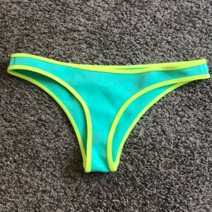 Body Glove, Fits like Small/Medium